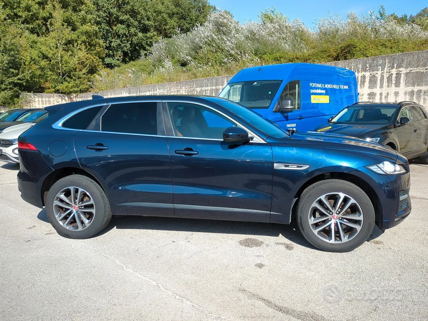 Jaguar F-Pace 2018 photo 2