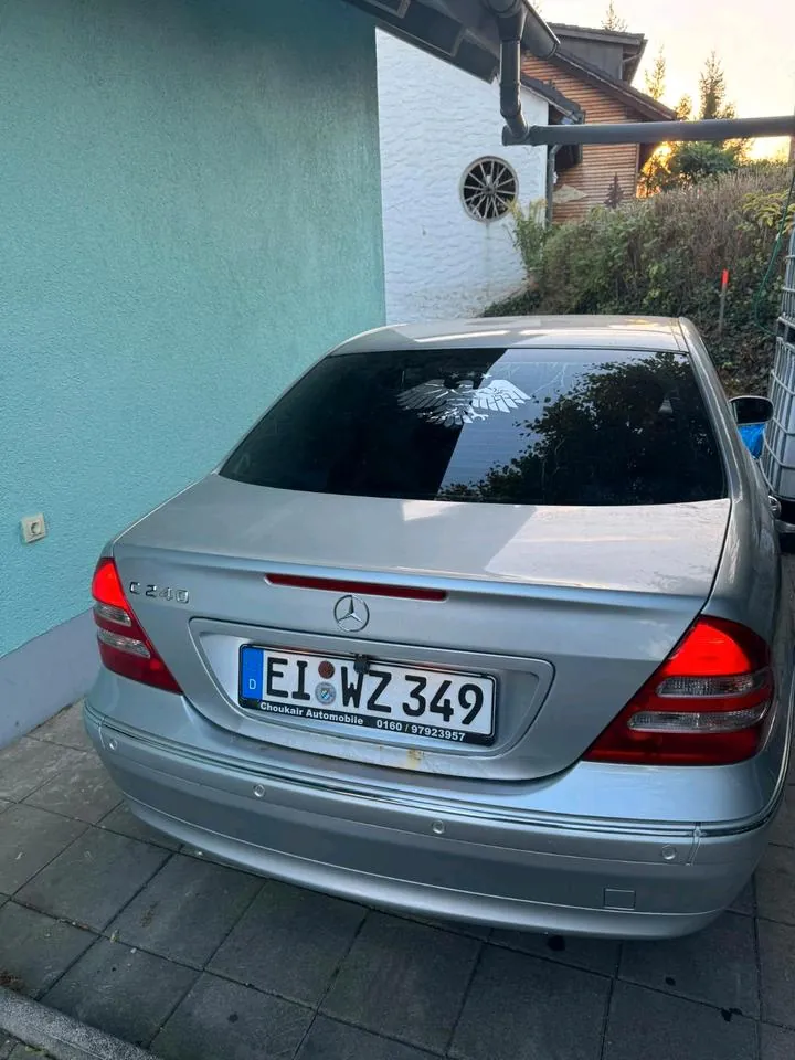 Mercedes-Benz C240