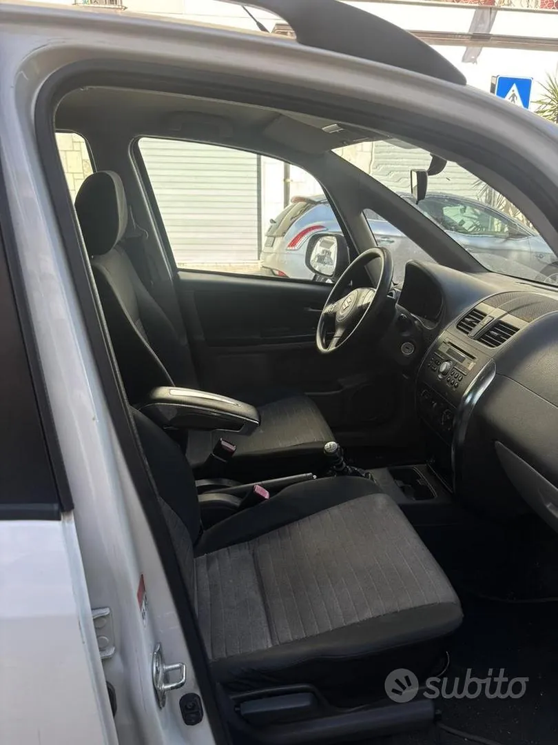 Suzuki Sx4 2010 photo 2