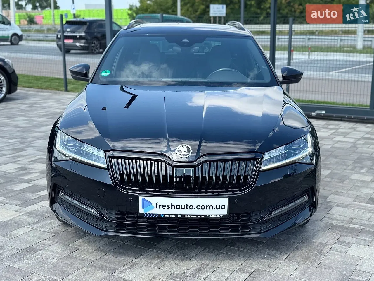 Skoda Superb 2022 photo 2
