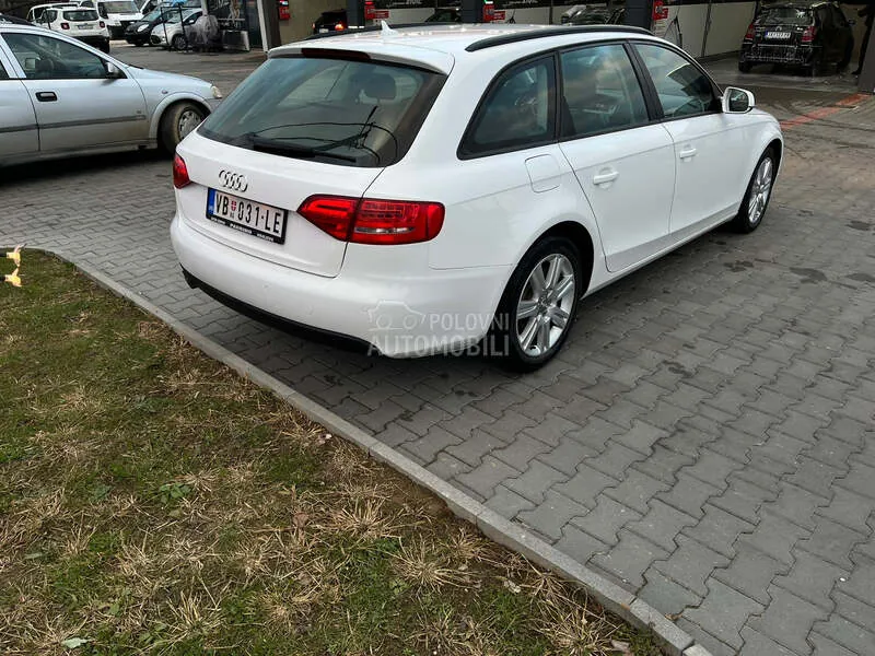 Audi A4 2011 photo 5