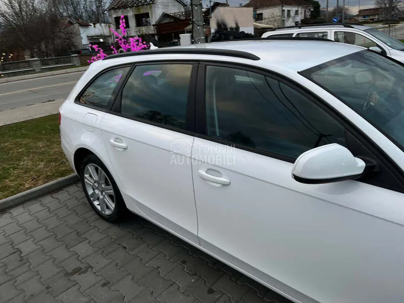Audi A4 2011 photo 4
