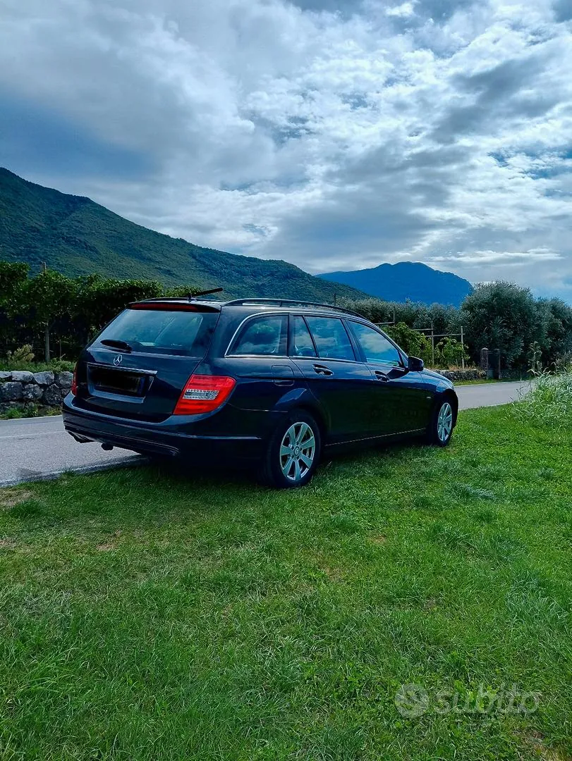 Mercedes-Benz C-Class 2011 photo 4