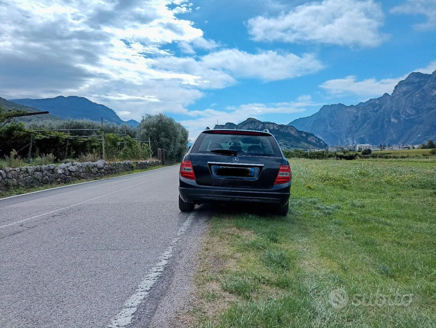 Mercedes-Benz C-Class 2011 photo 2