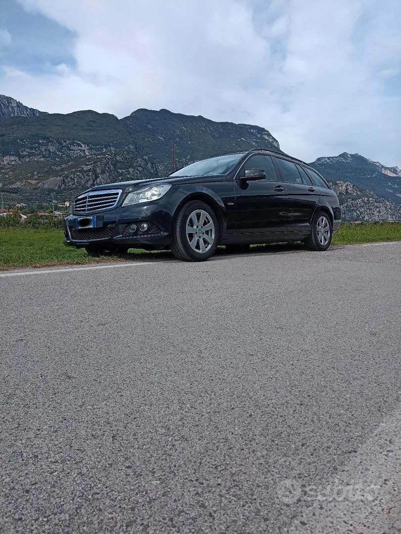 Mercedes-Benz C-Class 2011 photo 3