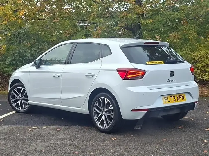 Seat Ibiza 2023 photo 2