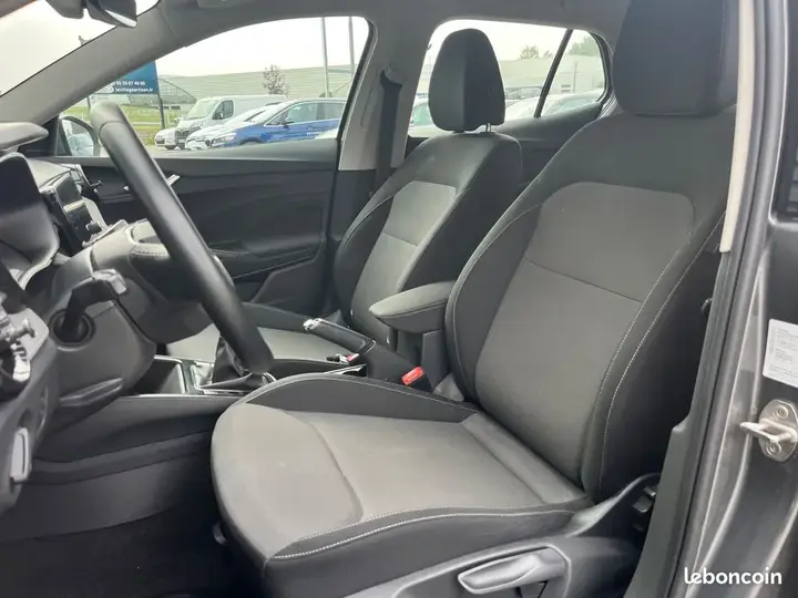 Skoda Fabia 2023 photo 5
