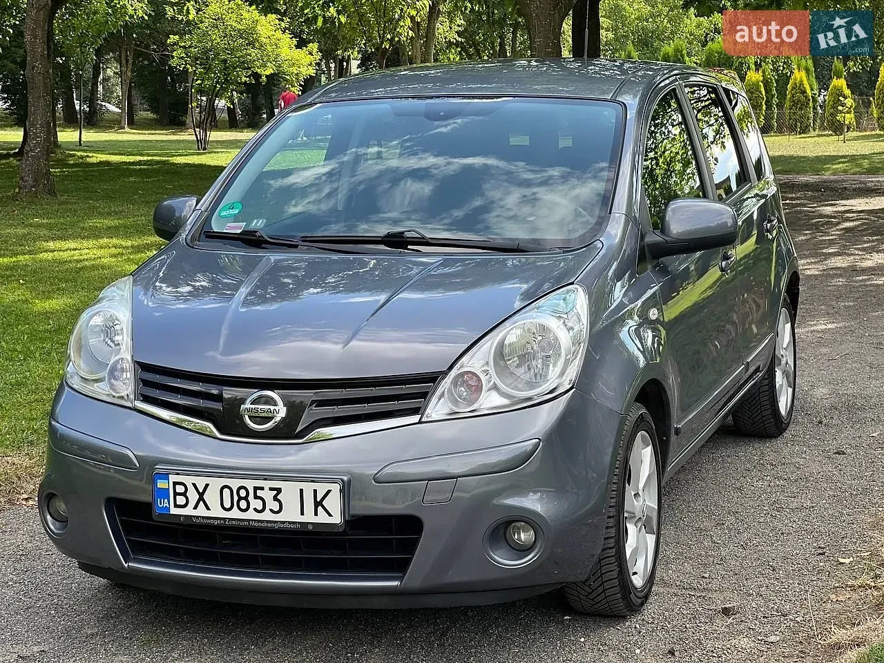 Nissan Note 2010 photo 4