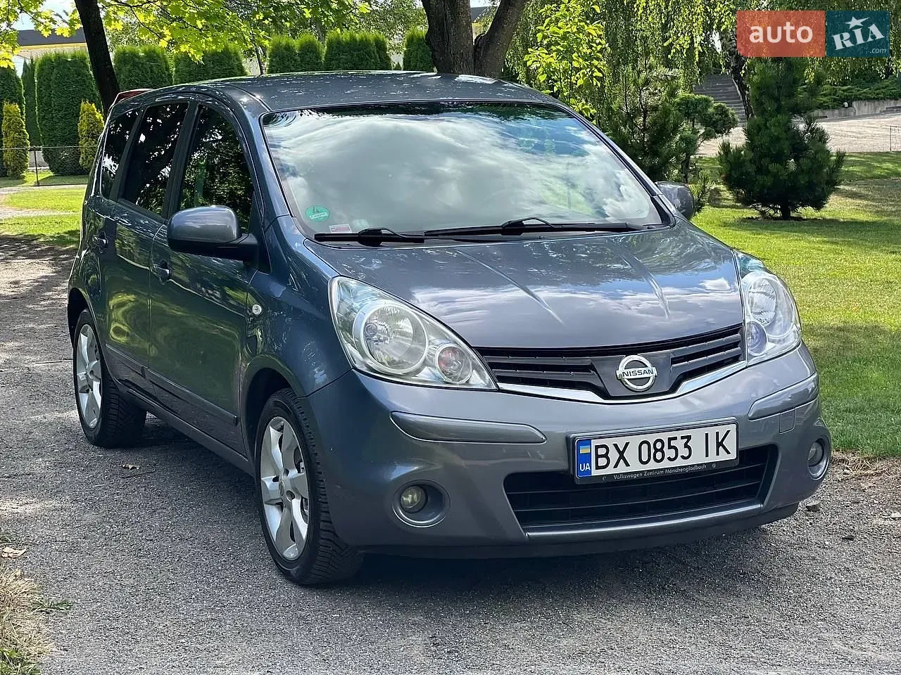 Nissan Note 2010 photo 3