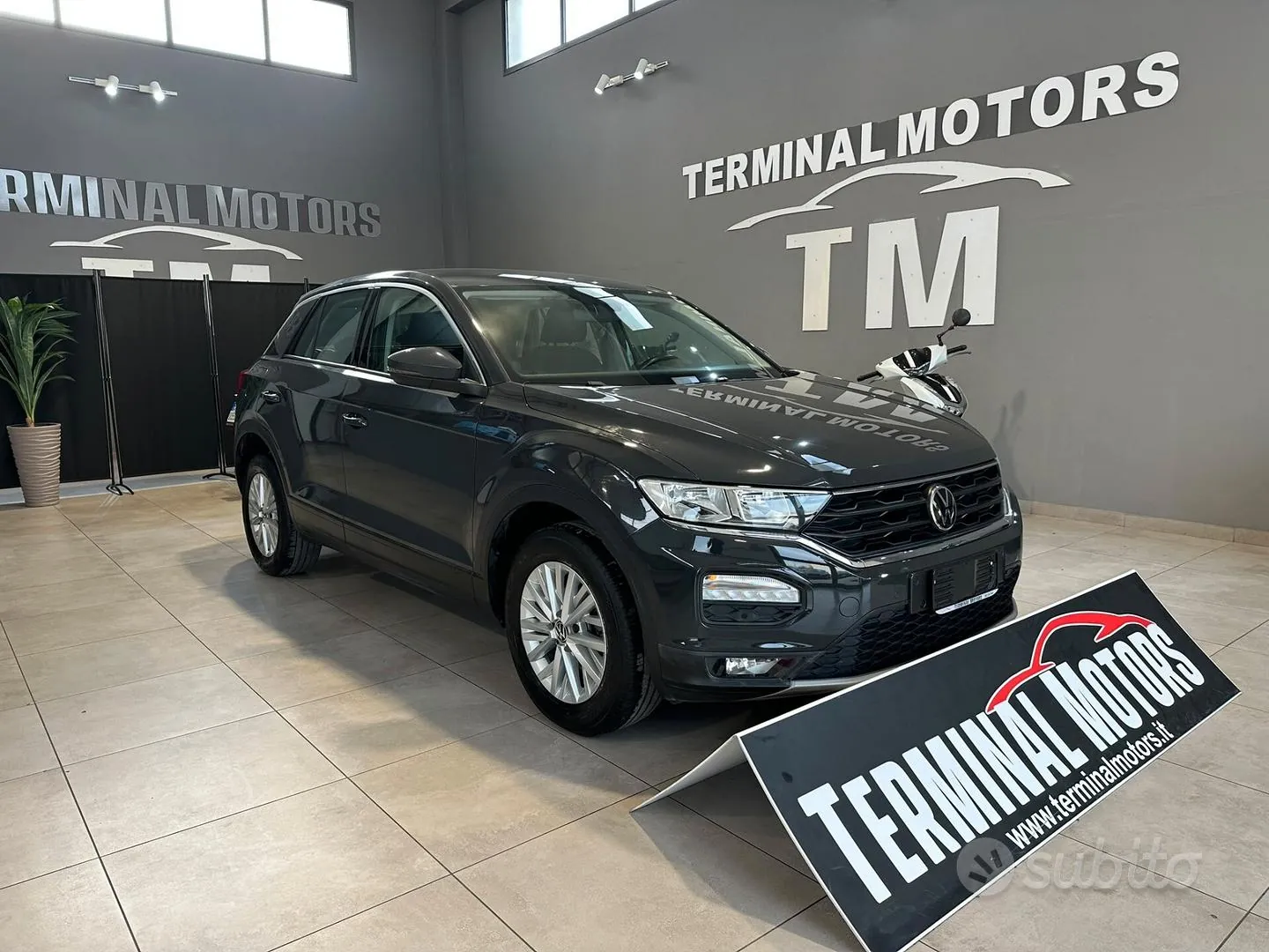 Volkswagen T-Roc 2021 photo 2