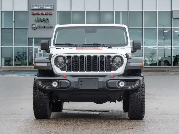 Jeep Wrangler 2025 photo 2