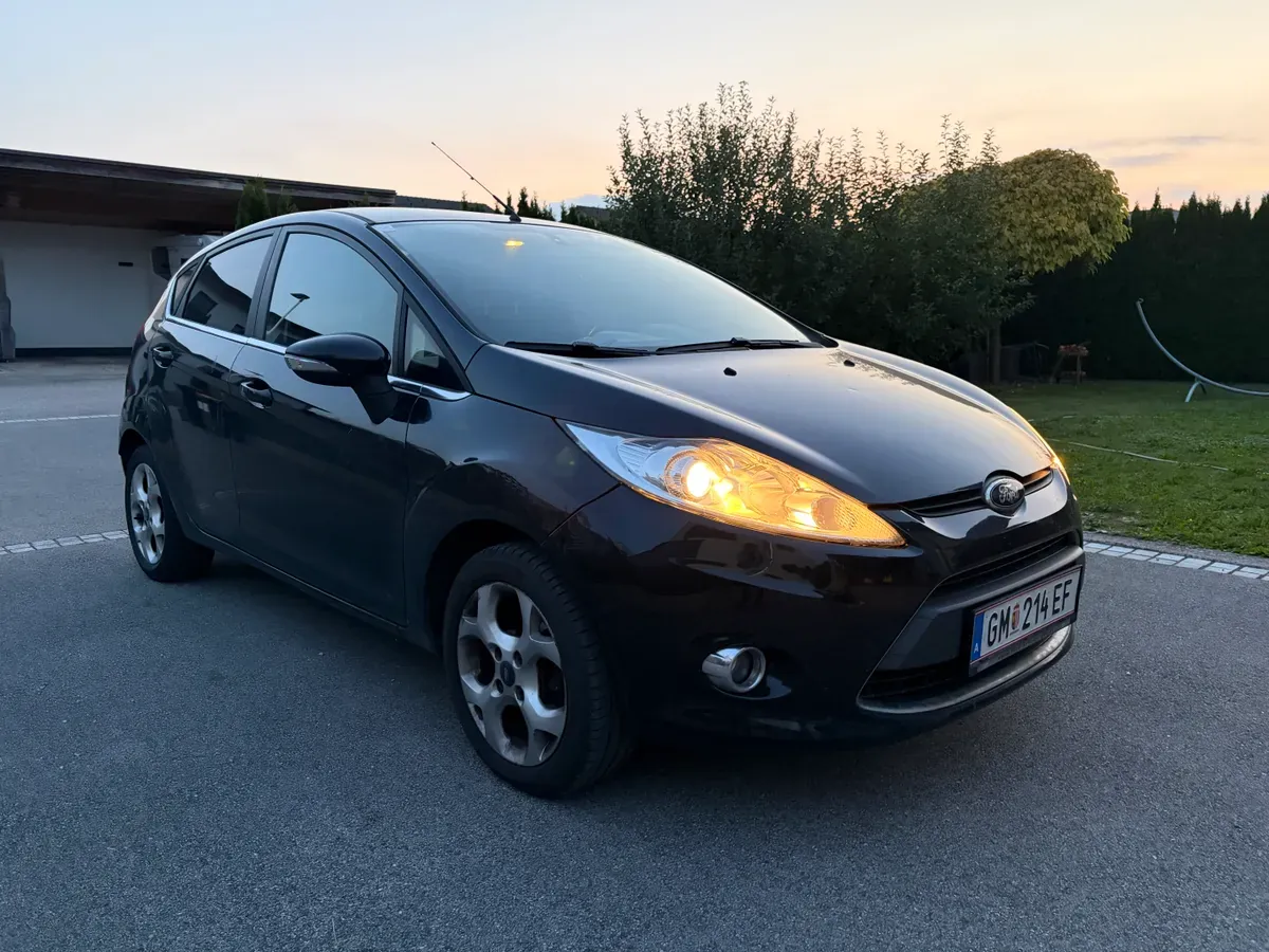 Ford Fiesta 2010 photo 3