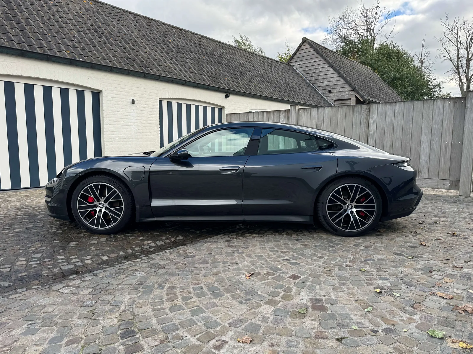 Porsche Taycan 2020 photo 3