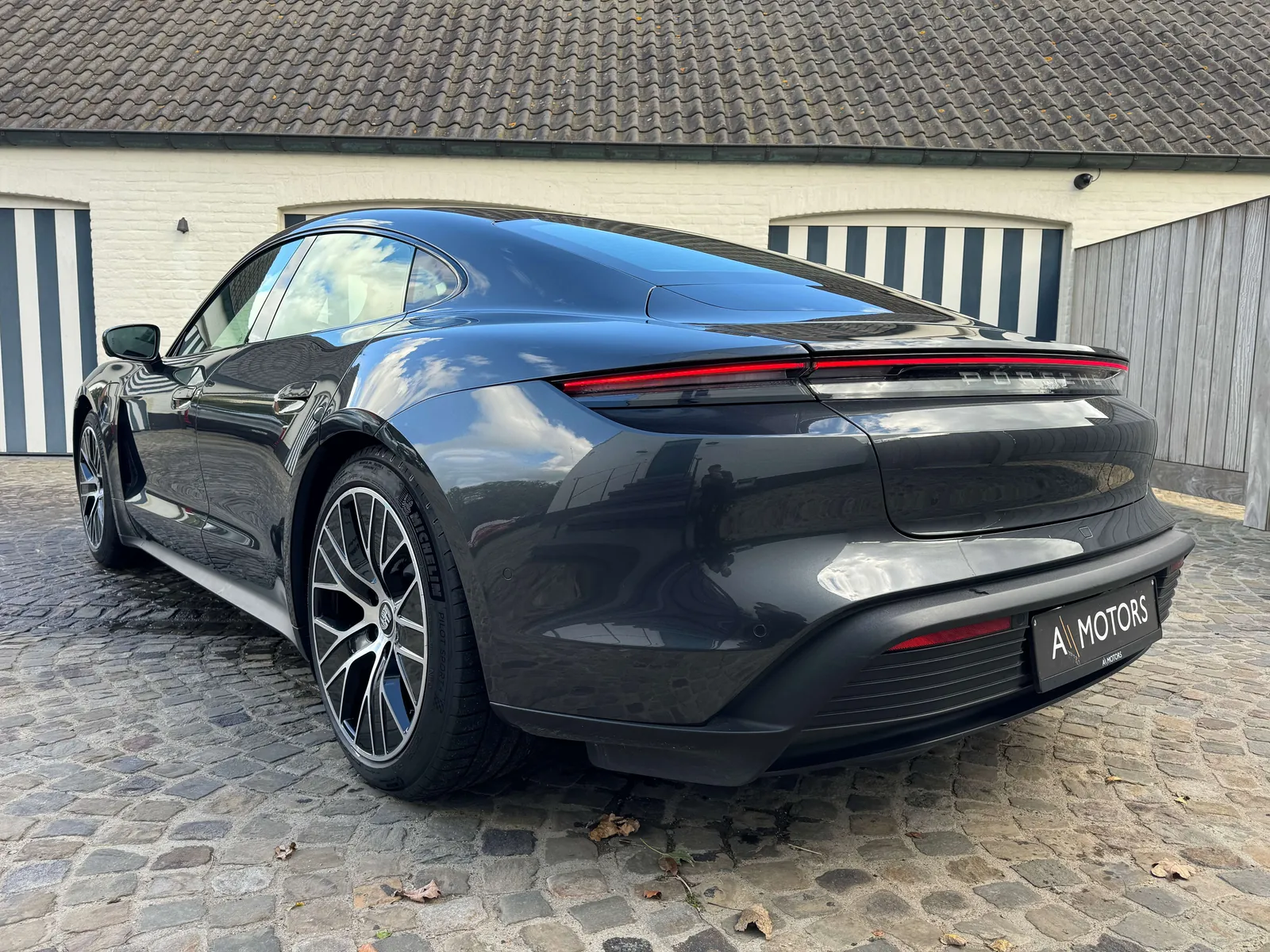 Porsche Taycan 2020 photo 4