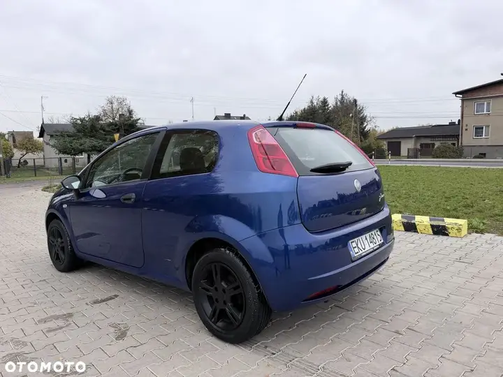 Fiat Grande Punto 2007 photo 2