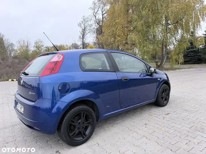 Fiat Grande Punto 2007 photo 4