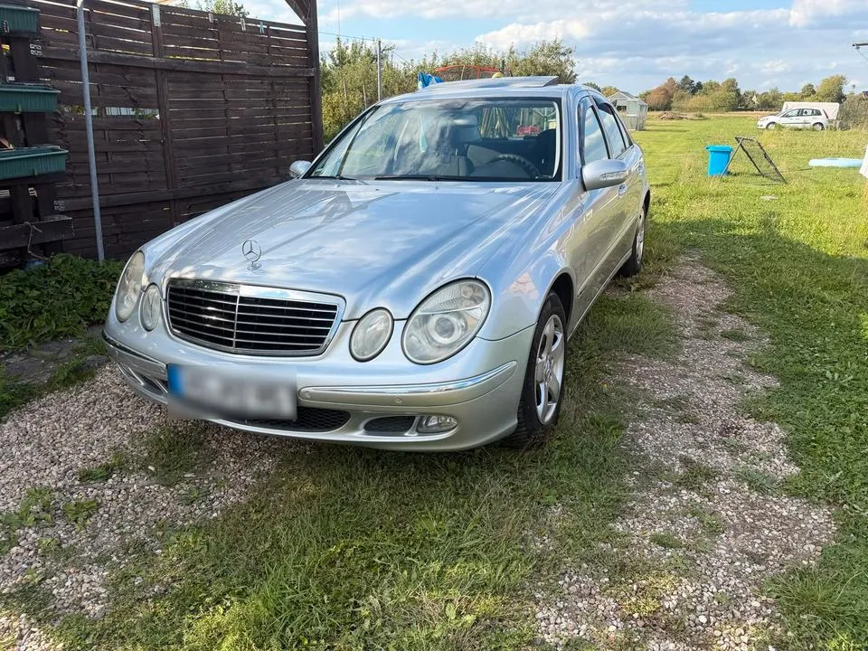 Mercedes-Benz E 200