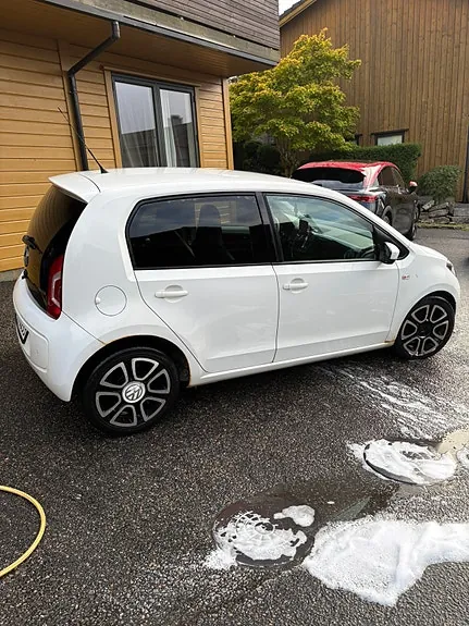 Volkswagen Up 2012 photo 4