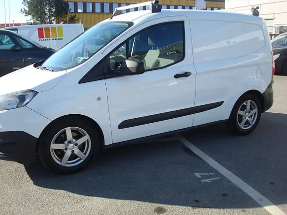 Ford Transit Courier 2018 photo 3