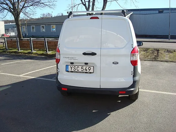 Ford Transit Courier 2018 photo 2