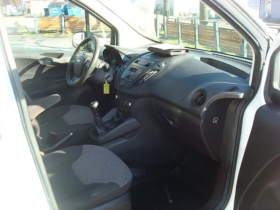 Ford Transit Courier 2018 photo 5