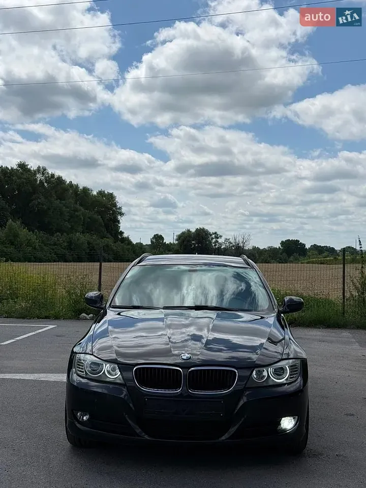 BMW 3 Series 2009 photo 2