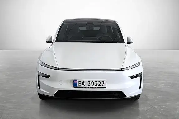 Tesla Model Y 2026 photo 3