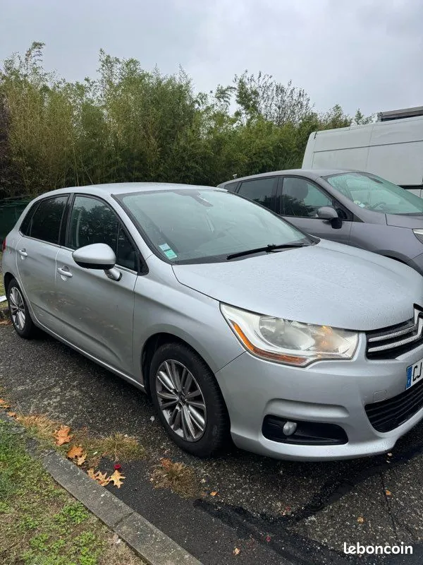 Citroen C4 2012 photo 2