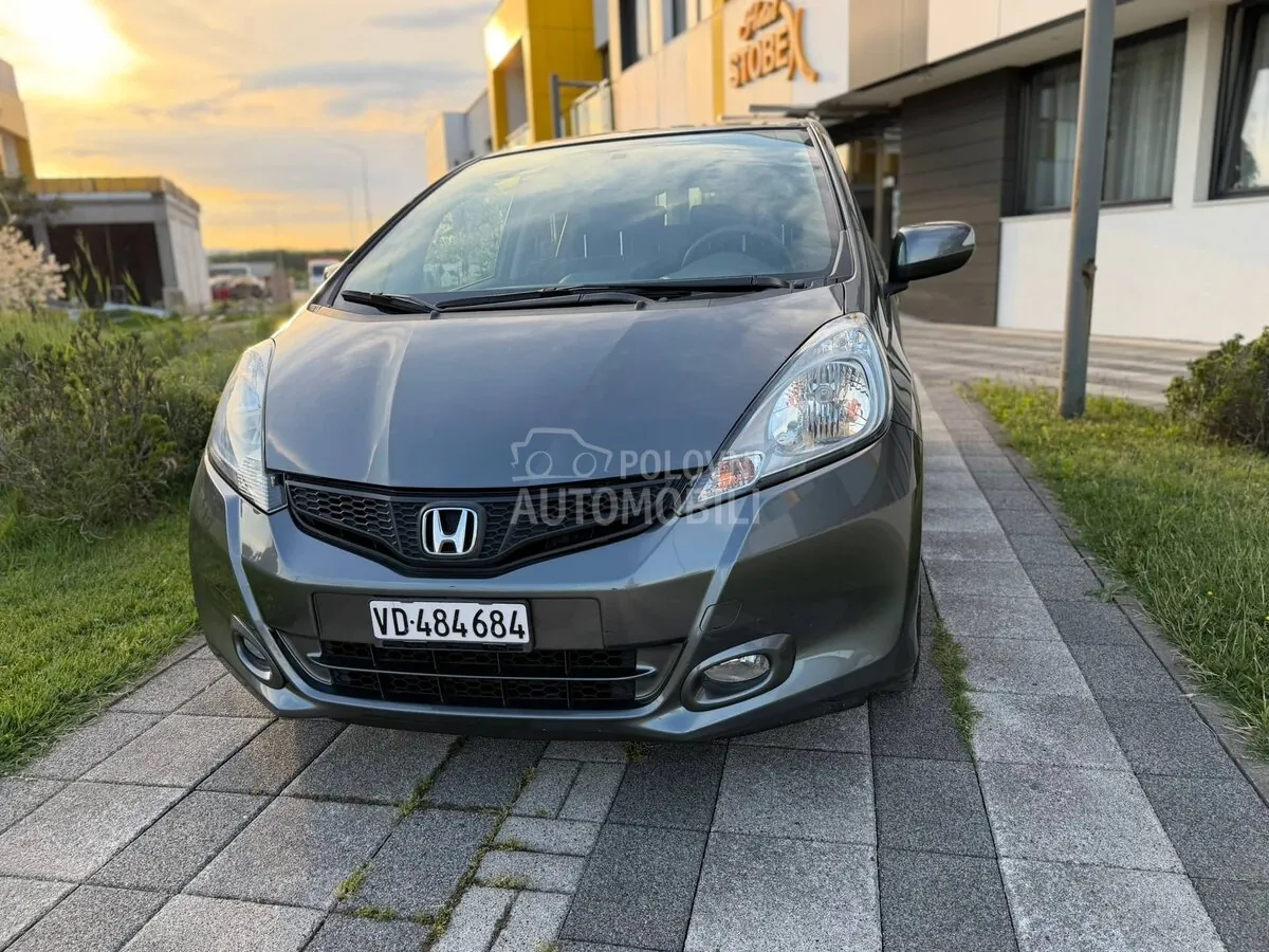 Honda Jazz 2013 photo 2