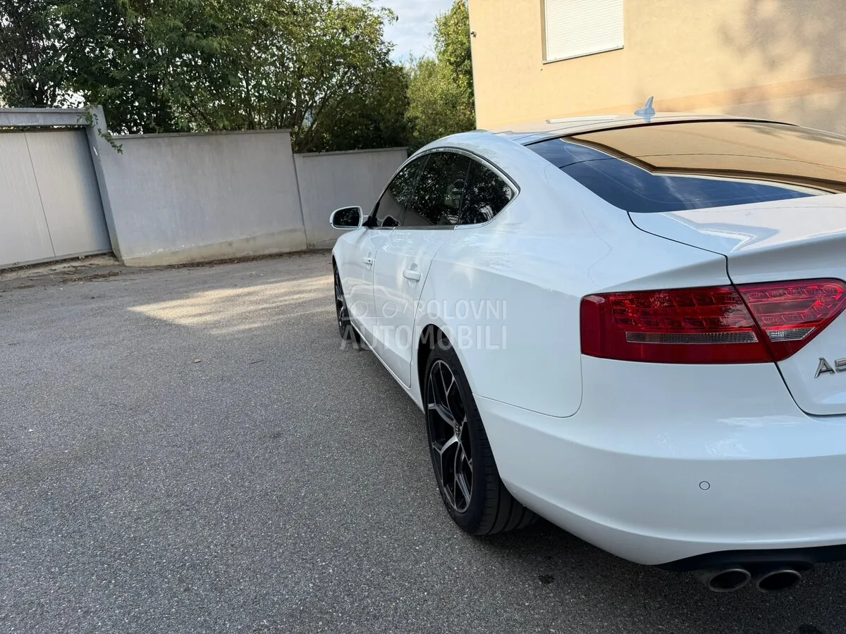 Audi A5 2010 photo 4