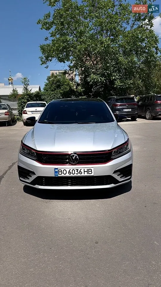 Volkswagen Passat 2018 photo 2