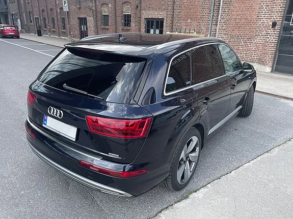 Audi Q7 2017 photo 5