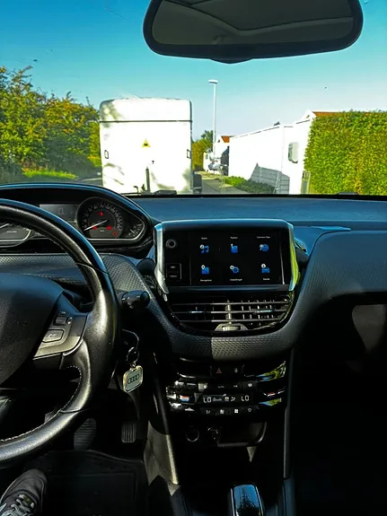 Peugeot 208 2017 photo 5