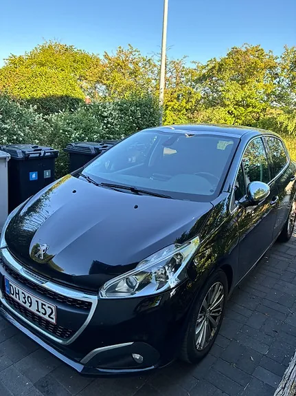 Peugeot 208 2017 photo 2