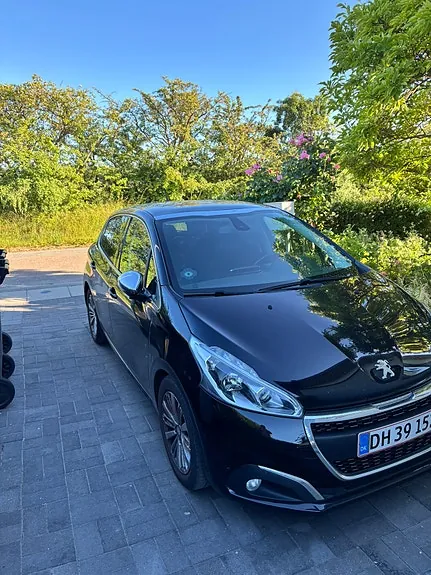Peugeot 208 2017 photo 4
