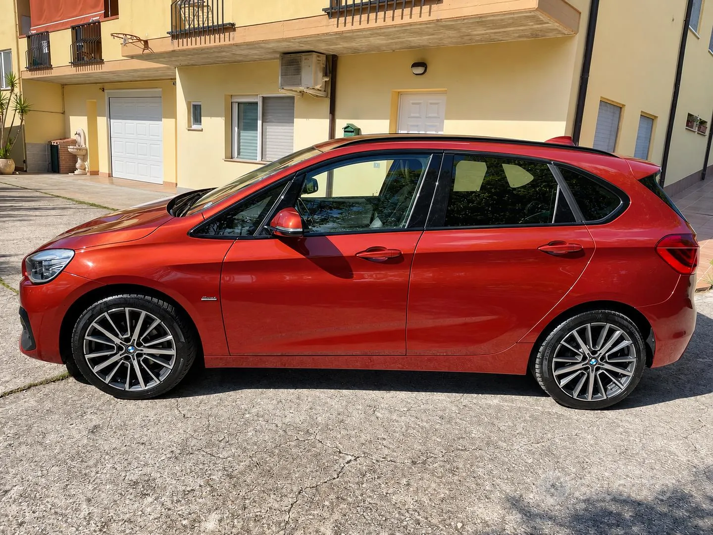 BMW 2 Series Active Tourer 2018 photo 2