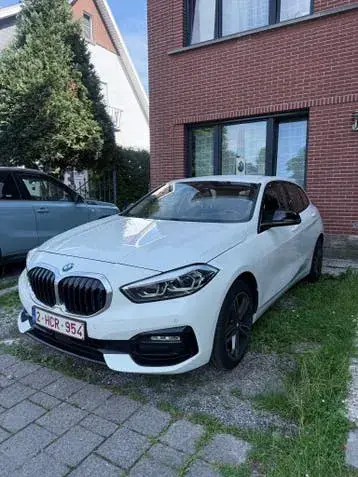 BMW 118I 2023 photo 3