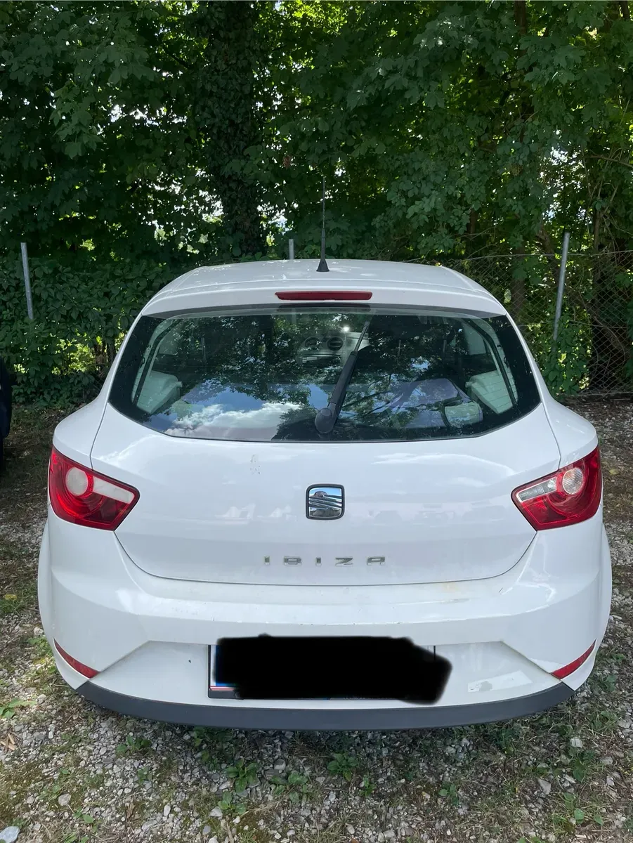 Seat Ibiza 2012 photo 3