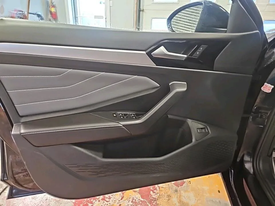 Volkswagen Jetta 2025 photo 3