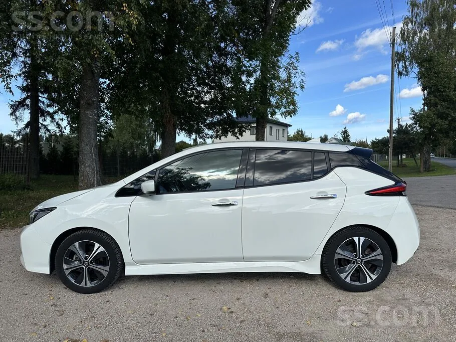 Nissan Leaf 2021 photo 2