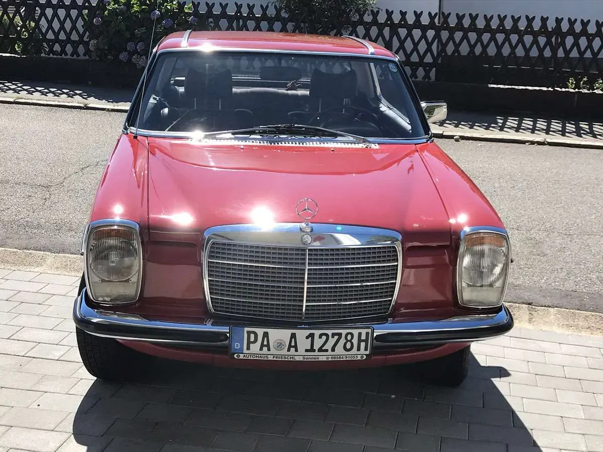 Mercedes-Benz 250 C/8 1974 photo 3