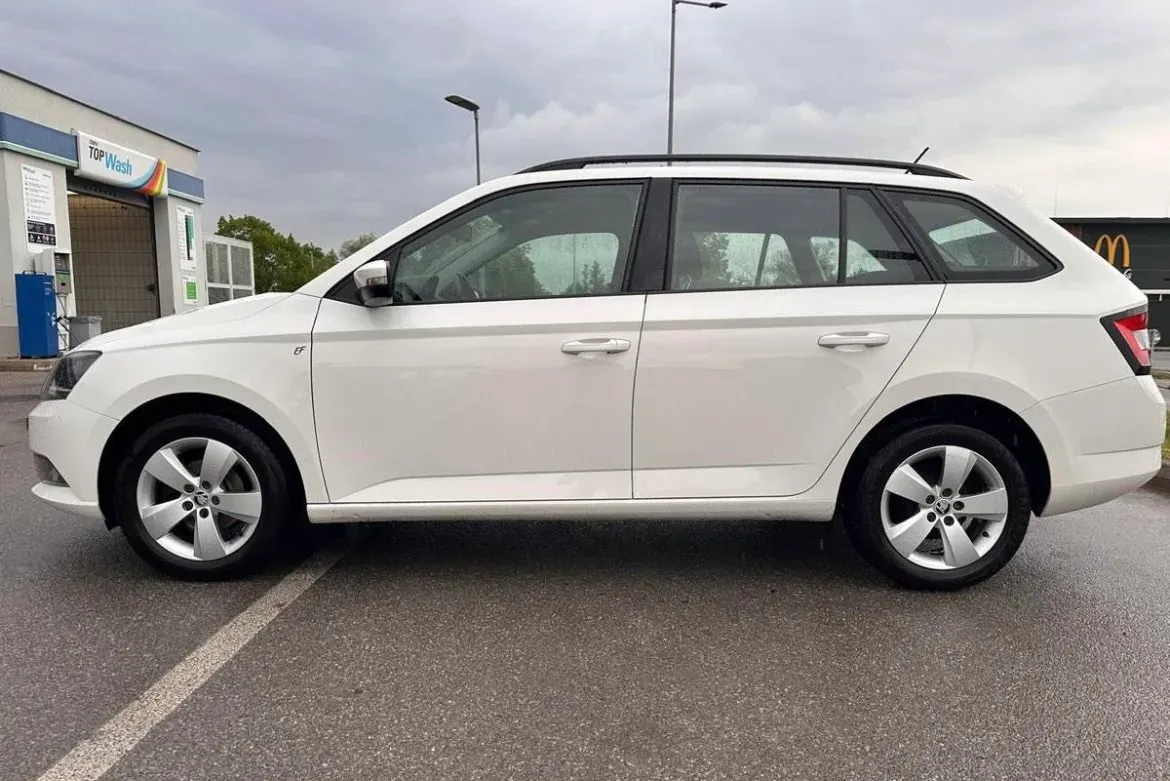 Skoda Fabia 2013 photo 3