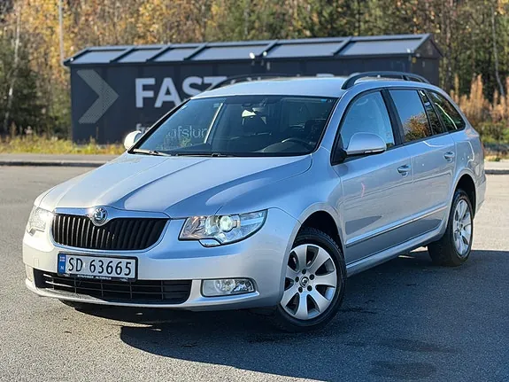 Skoda Superb 2012 photo 2