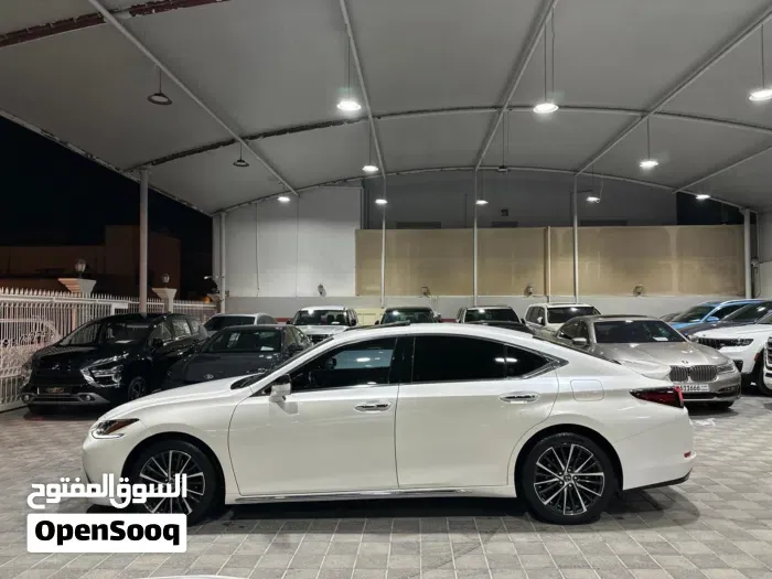 Lexus Es 350 2023 photo 4