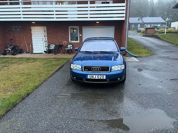 Audi A4 2004 photo 4