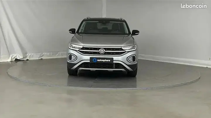 Volkswagen T-Roc 2023 photo 2