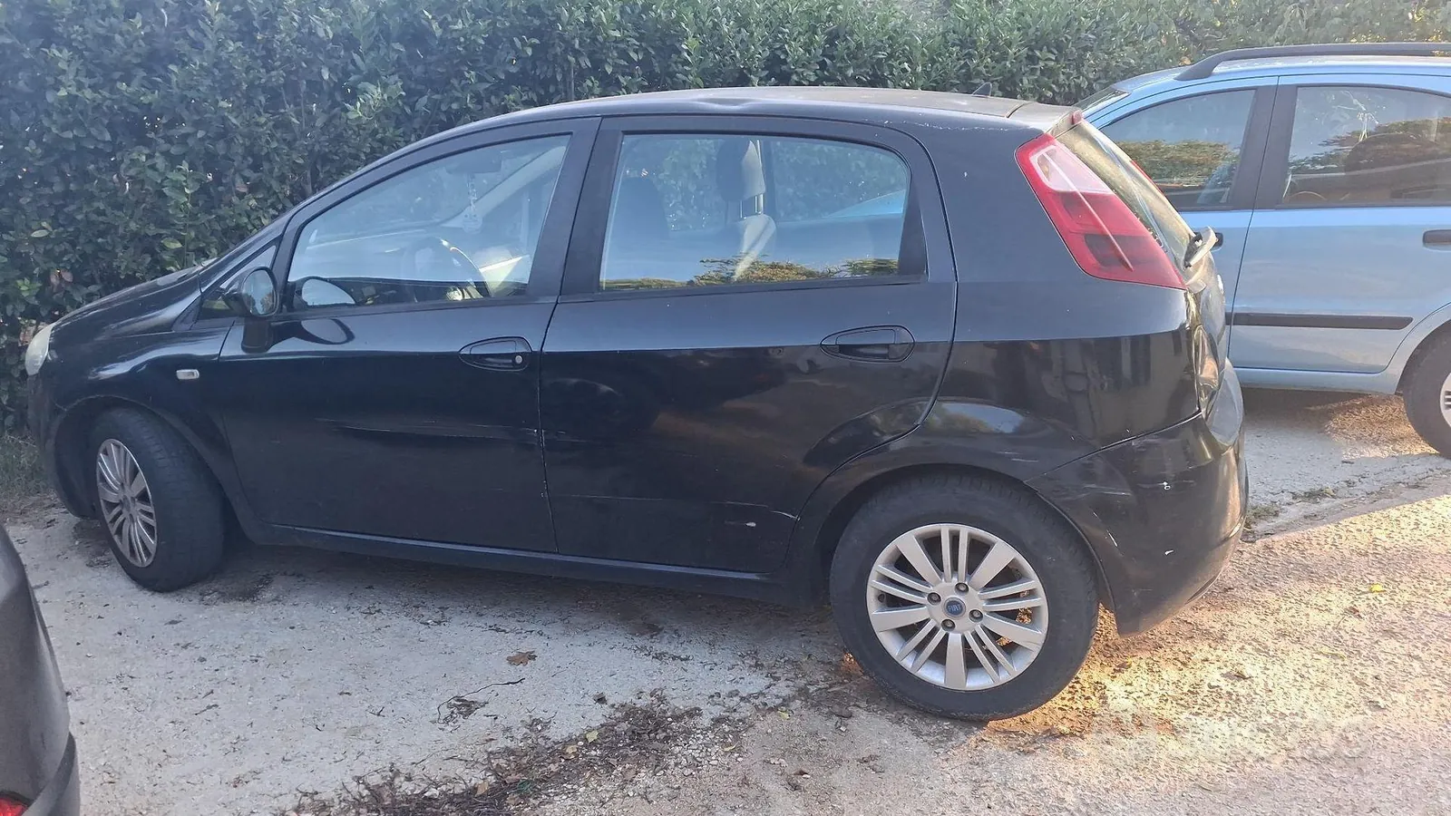 Fiat Grande Punto 2005 photo 2