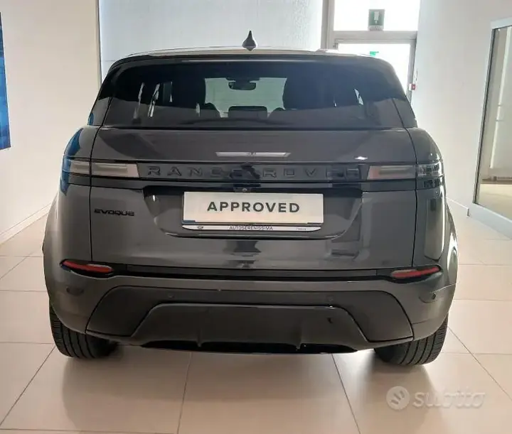 Land Rover Evoque 2024 photo 3