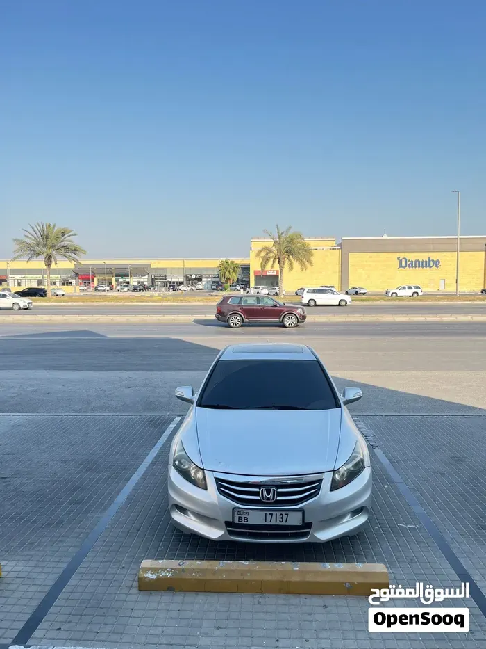 Honda Accord 2011 photo 2