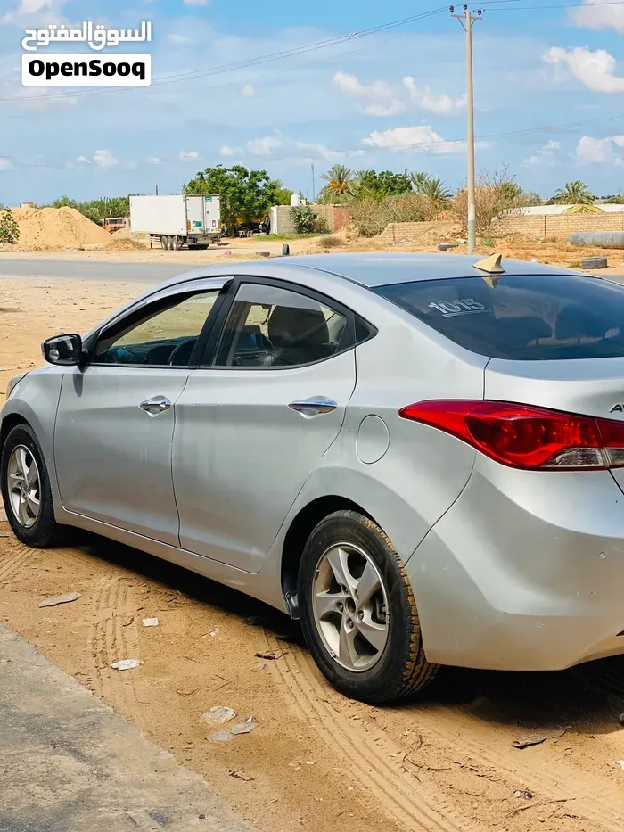 Hyundai Elantra 2012 photo 3